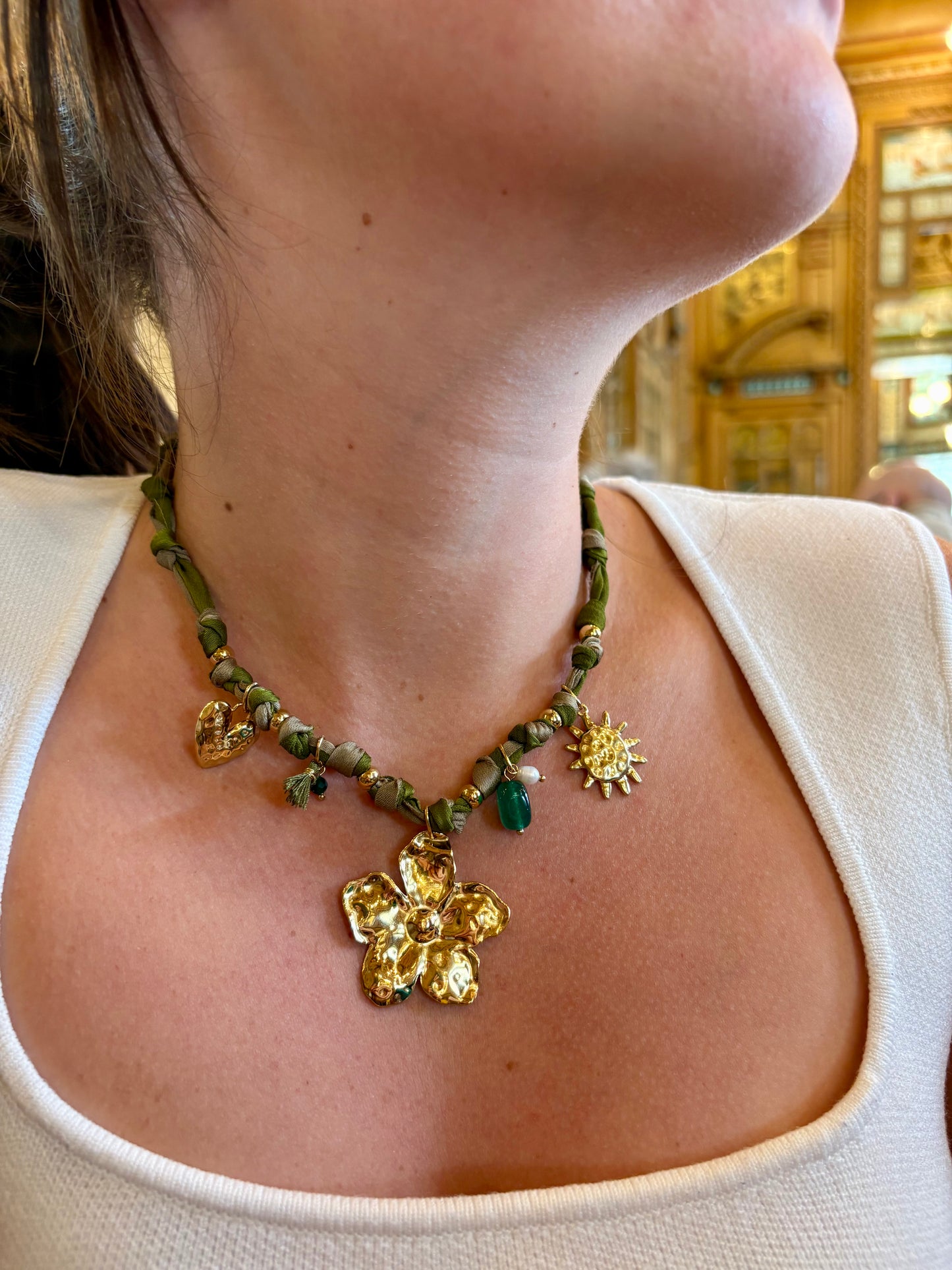 Collier Tissu & Breloques Dorées - Collier Flora