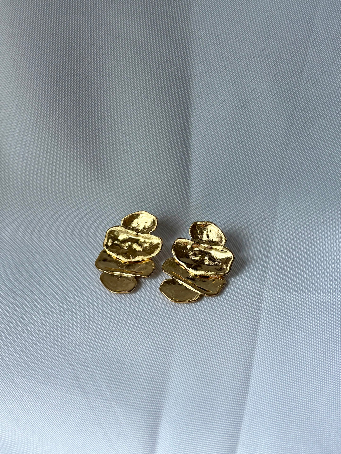 Boucles d'Oreilles Puces Géométriques Texturées - Bague Nova