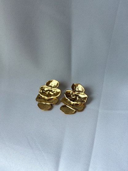 Boucles d'Oreilles Puces Géométriques Texturées - Bague Nova