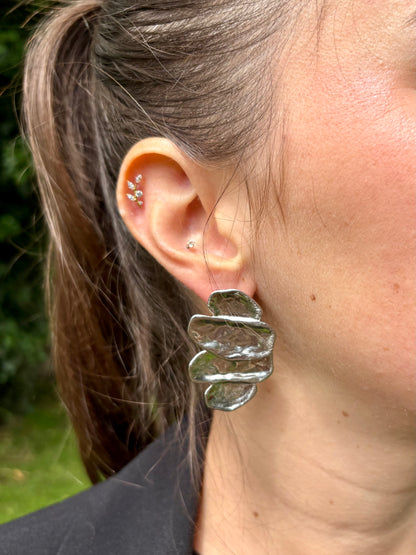 Boucles d'Oreilles Puces Géométriques Texturées - Bague Nova